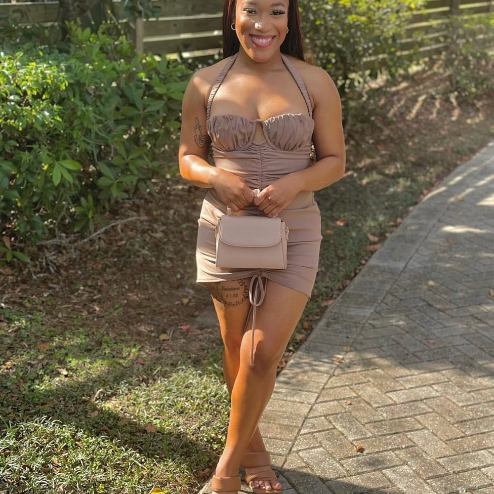 PrettyLittleThing Ruched Dress - Picture 2 of 2